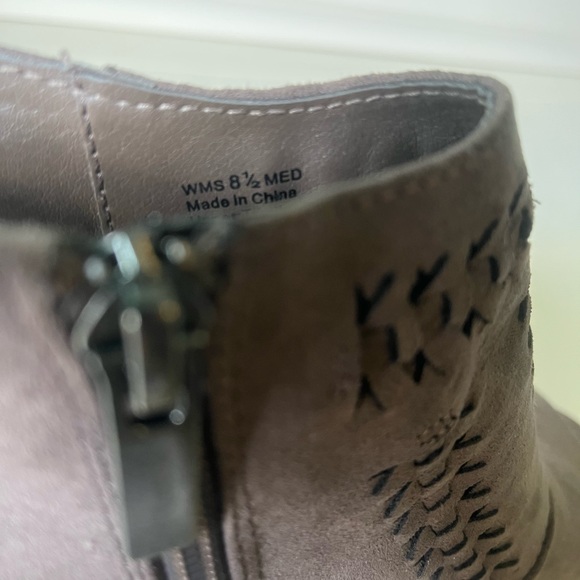 Suede open toed bootie boots - Picture 7 of 7
